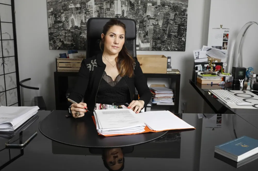 Maître Hélène Poulou